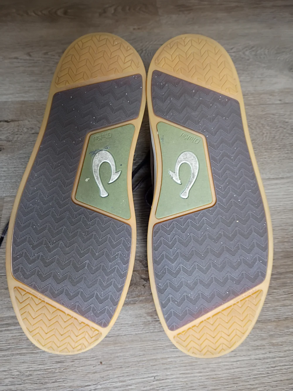 OluKai men leather